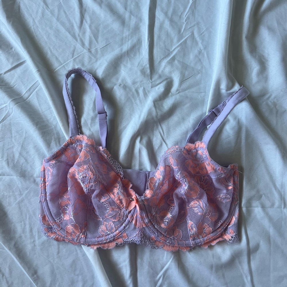 Victoria's Secret Lace‎ Bra in Purple and Pink